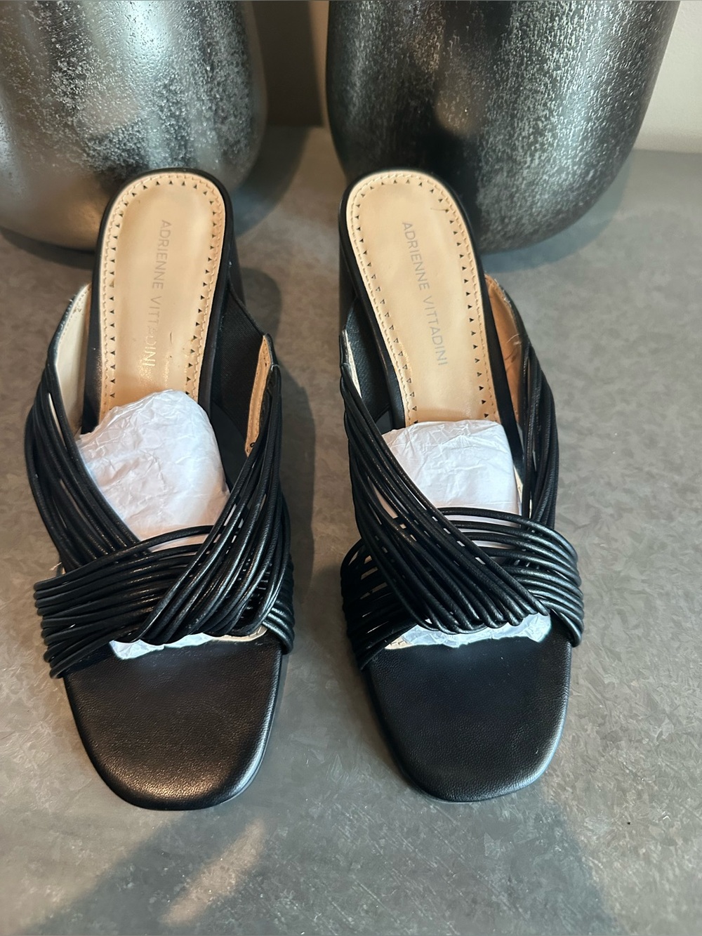NEW Adrienne Vittadini Annalee Black Faux Leather Block Heel Sandals size 8 M